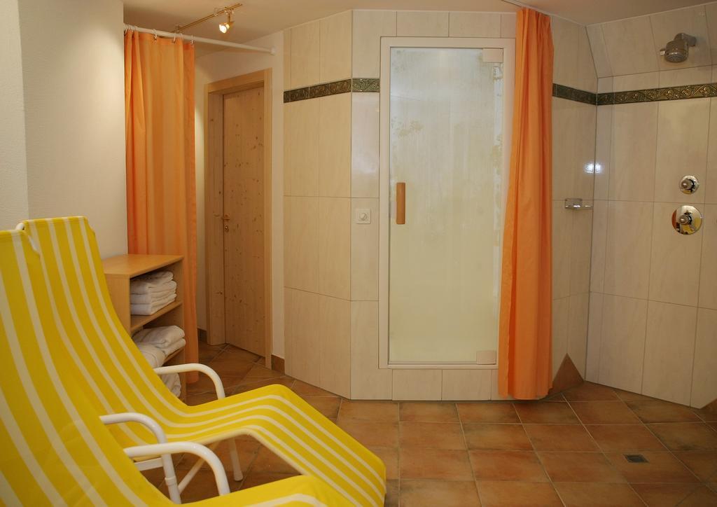 Chalet-Hotel Larix ดาวอส ภายนอก รูปภาพ