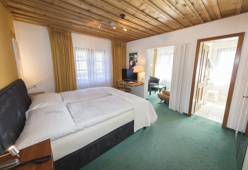 Chalet-Hotel Larix ดาวอส ภายนอก รูปภาพ