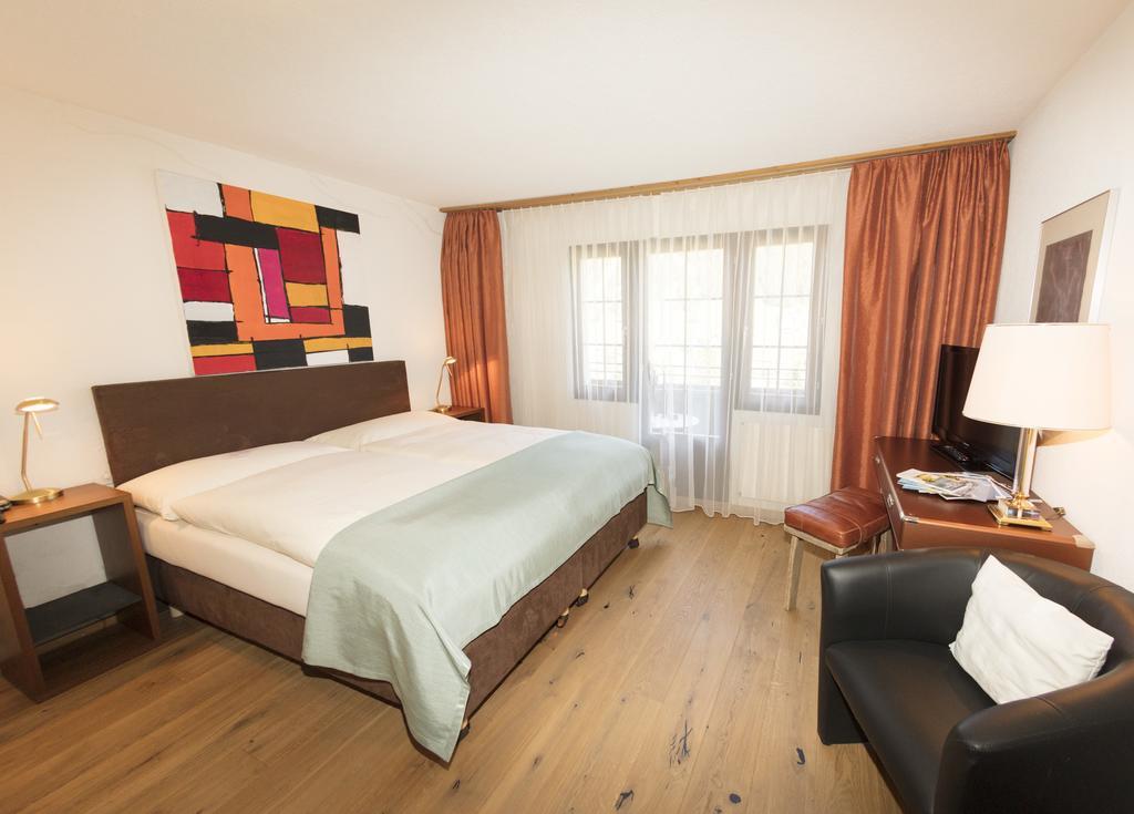 Chalet-Hotel Larix ดาวอส ภายนอก รูปภาพ