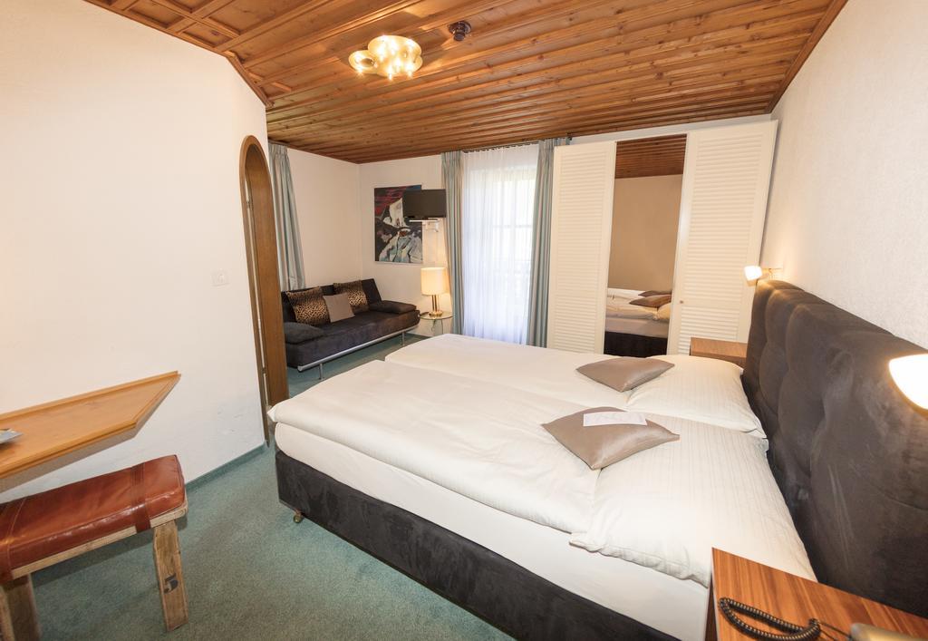 Chalet-Hotel Larix ดาวอส ภายนอก รูปภาพ