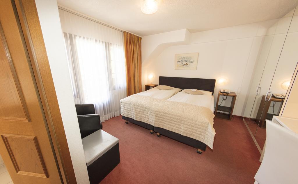 Chalet-Hotel Larix ดาวอส ภายนอก รูปภาพ